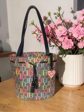 VTG Dooney & Bourke Rainbow Monogram Drawstring Tote B6877932 Black Leather 80s